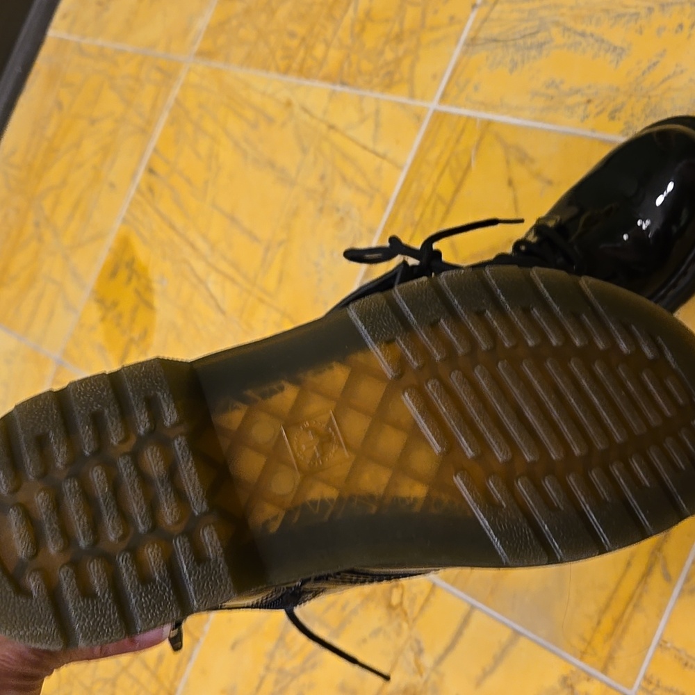 Dr Martens Airwair Boots - Picture 4 of 8